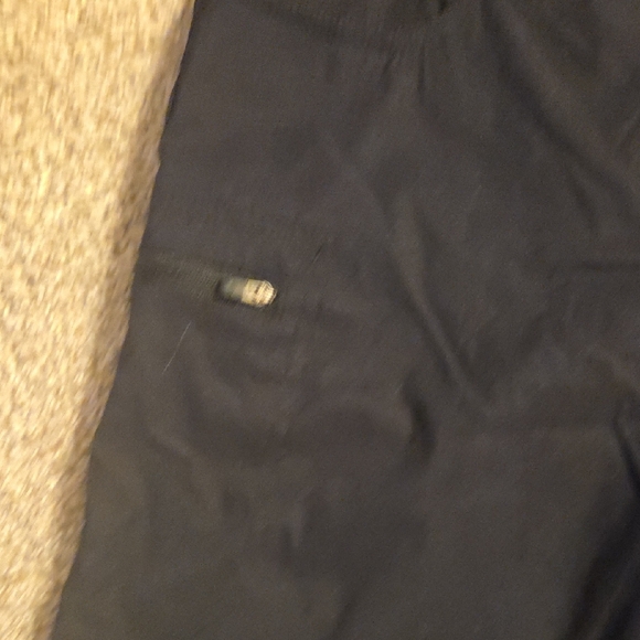 Black Eddie Bauer Cargo Shorts - Picture 4 of 9